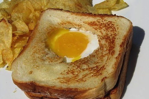 Французский тост с яйцом.
